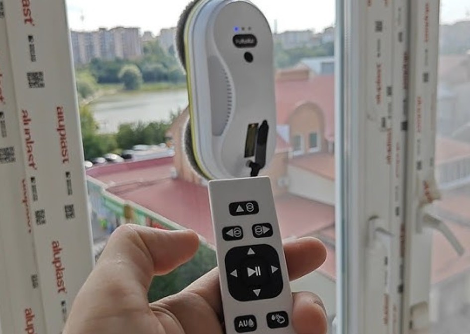 Робота для мийки вікон Львів (робот-мийник машинка для вікон) YJYn