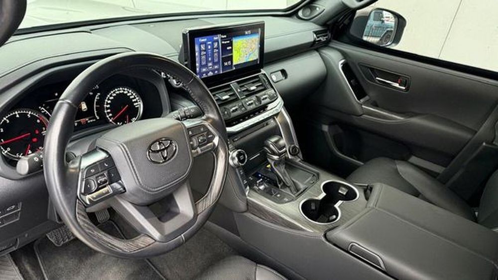 319 Бронированные авто джип Toyota Land Cruiser 300 B6/B7 с водителем JRqz