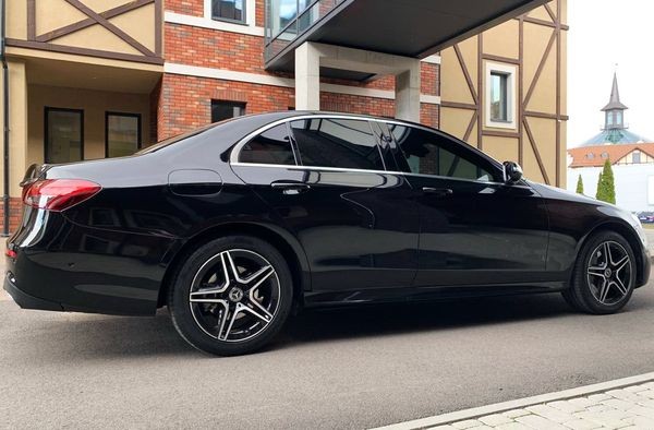 344 Авто бизнес класса Mercedes-Benz E-class EQ W213 черный HIBRYD 1NaD