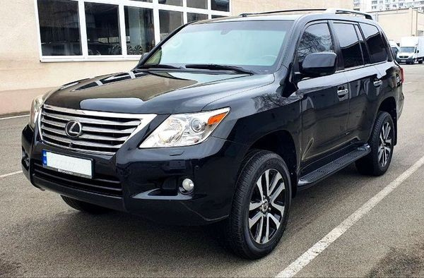 384 Бронированный джип Lexus LX 570 B6 черный с водителем 1NbQ