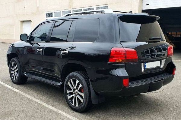 384 Бронированный джип Lexus LX 570 B6 черный с водителем 1NbQ