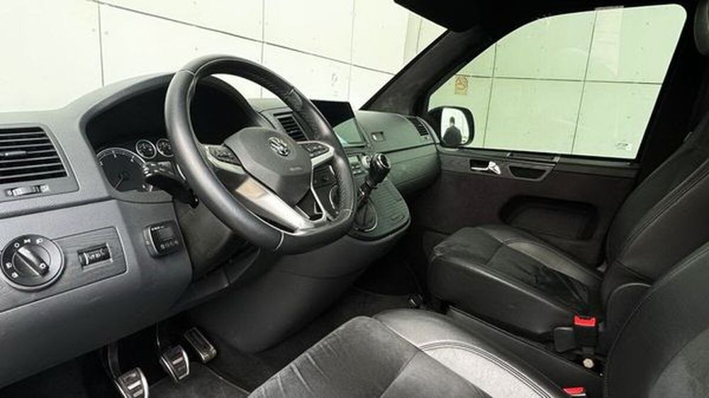 380 Микроавтобус Volkswagen Multivan B6 бронированный без водителя nmbq