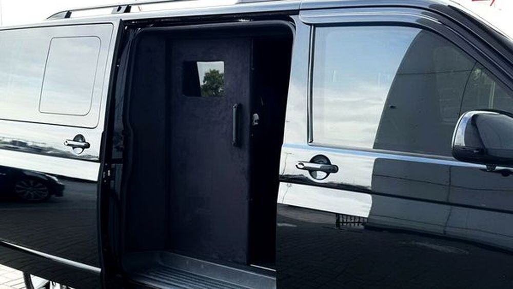 380 Микроавтобус с водителем Volkswagen Multivan B6 бронированный 5Mbk