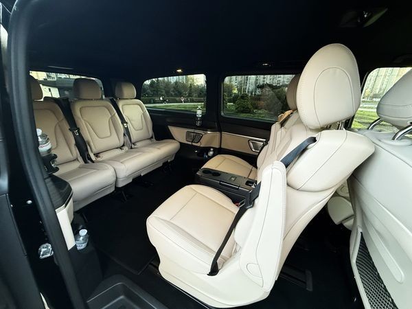 160 Микроавтобус с водителем Mercedes-Benz V-class 2025 год K4qL
