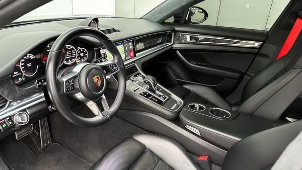 191  Porsche Panamera 4S E-Hybrid без водителя Em8o