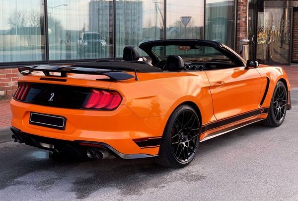 398 Кабриолет Ford Mustang GT оранжевый без водителя BDpD