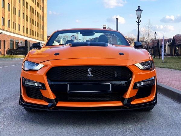 Кабриолет Ford Mustang GT оранжевый с водителем eOkR