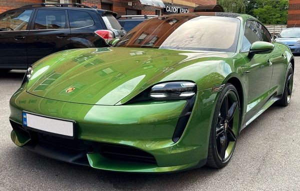 400 Porsche Taycan Turbo 671 hp AWD с водителем 6L5r