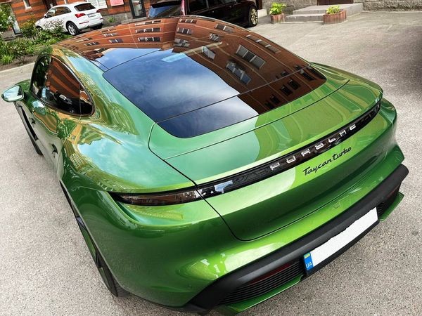 400 Porsche Taycan Turbo 671 hp AWD с водителем 6L5r