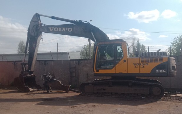 Услуги гусеничного екскаватора Volvo EC 240 xKV7