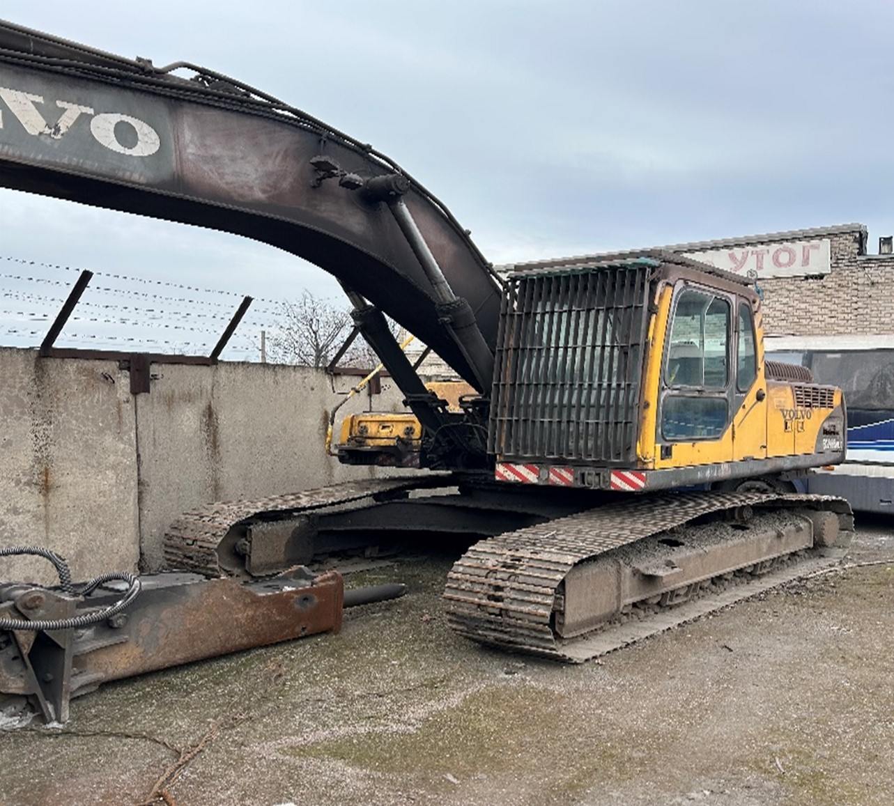 Услуги гусеничного екскаватора Volvo EC 240 xKV7