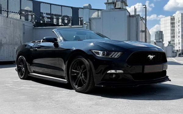 365 Кабриолет Ford Mustang GT черный с водителем Pmne