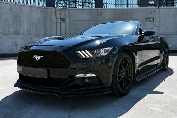 365 Кабриолет Ford Mustang GT черный с водителем Pmne