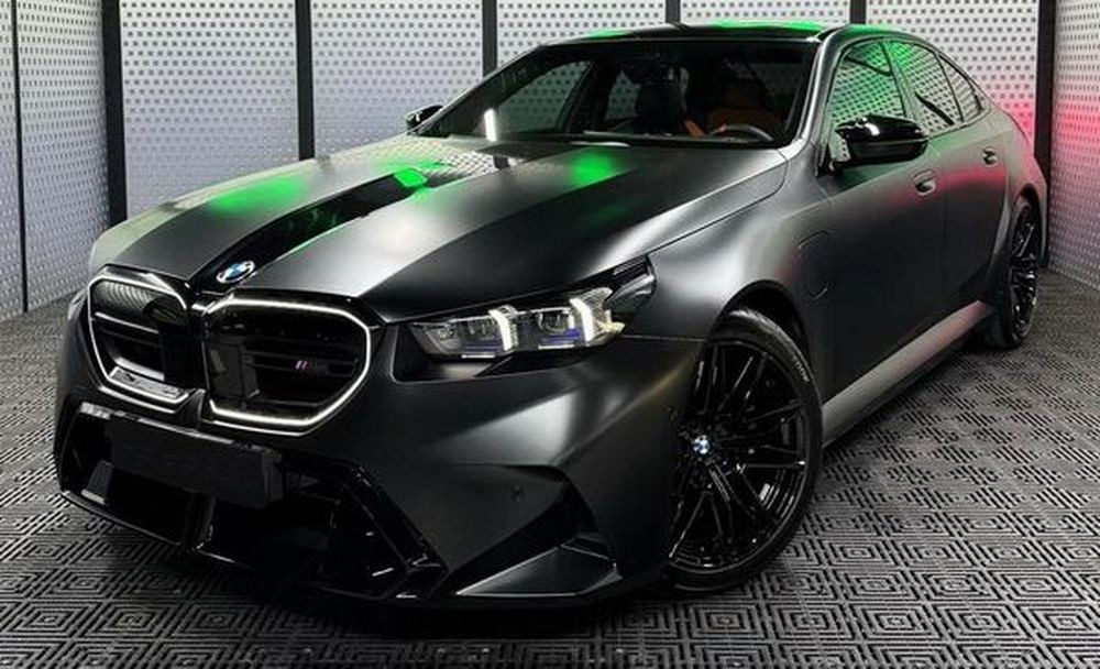 410 BMW M5 G90 с водителем 8Lwq