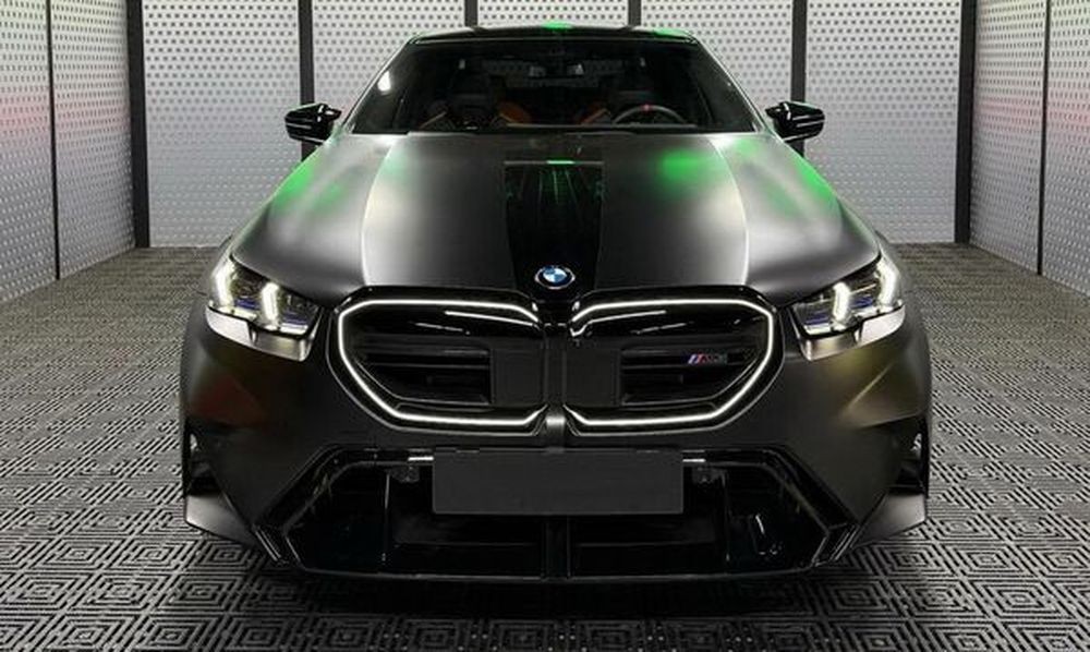 410 BMW M5 G90 с водителем 8Lwq