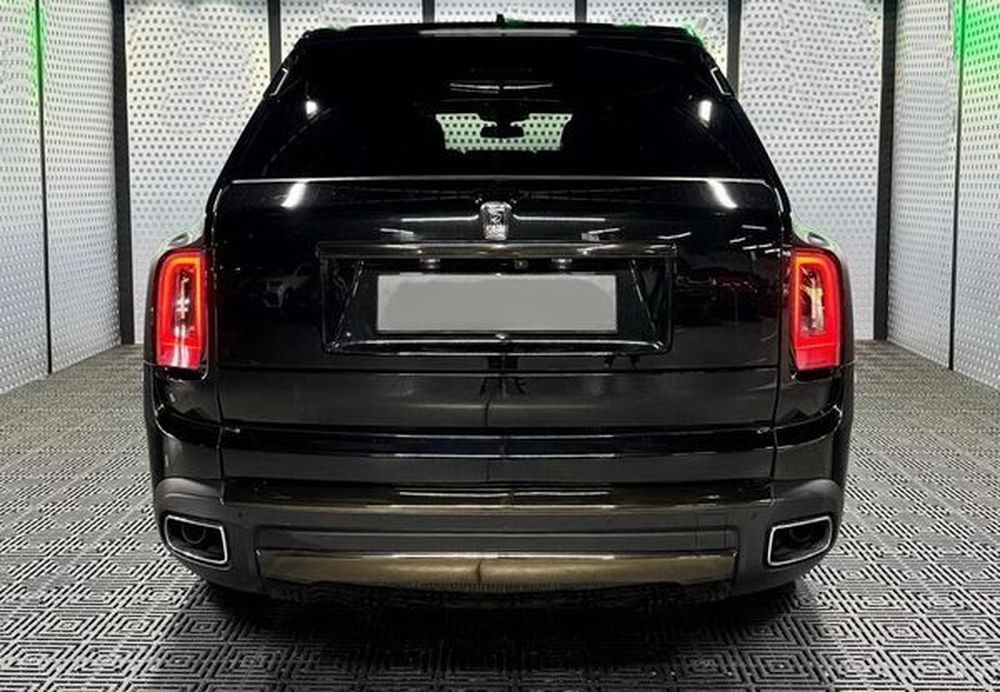 408 vip авто Rolls-Royce Cullinan с водителем ZEo1