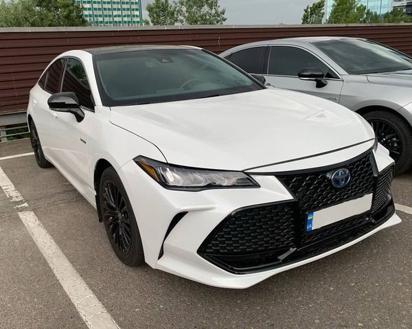406 Toyota Avalon белая авто на свадьбу raR5
