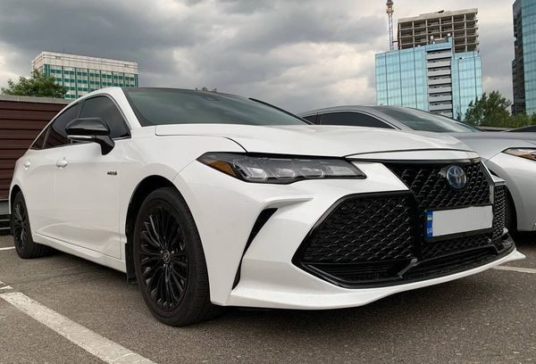 406 Toyota Avalon белая авто на свадьбу raR5