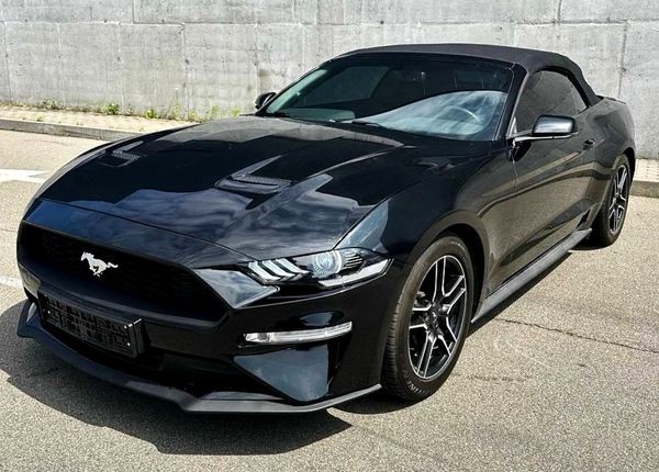 413 Кабриолет Ford Mustang GT черный с водителем bvbo