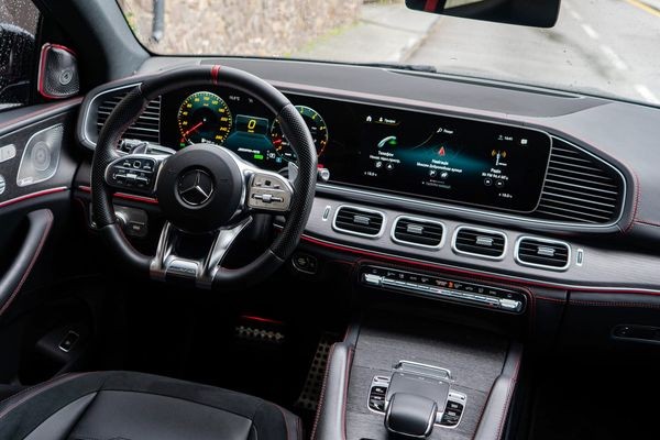 414 Mercedes-Benz GLE Coupe 53 AMG на свадьбу с водителем dmkq