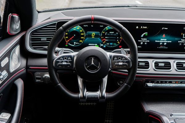 414 Mercedes-Benz GLE Coupe 53 AMG без водителя посуточно 7y6a