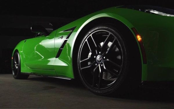 366 Спорткар на свадьбу фотосессию Chevrolet Corvette салатовый 0mzK