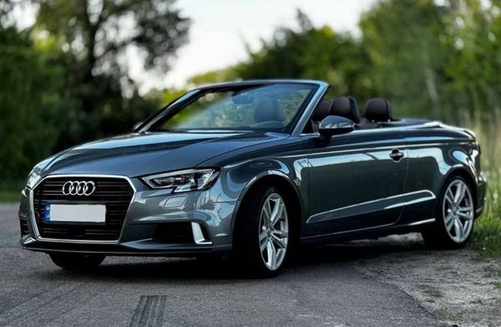 416 Audi A3 кабриолет без водителя JRLN