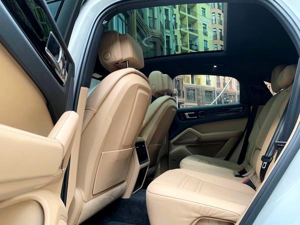 417 Porsche Cayenne Coupe на свадьбу с водителем W9gE