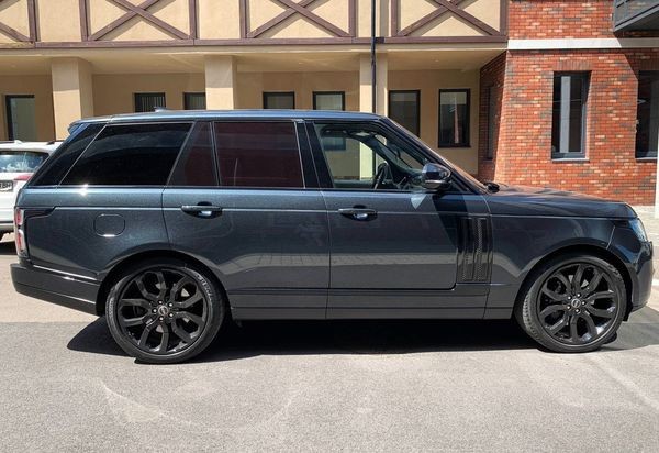 222 Range Rover Autobiography 5.0 Supercharger черный c водителем W9Po