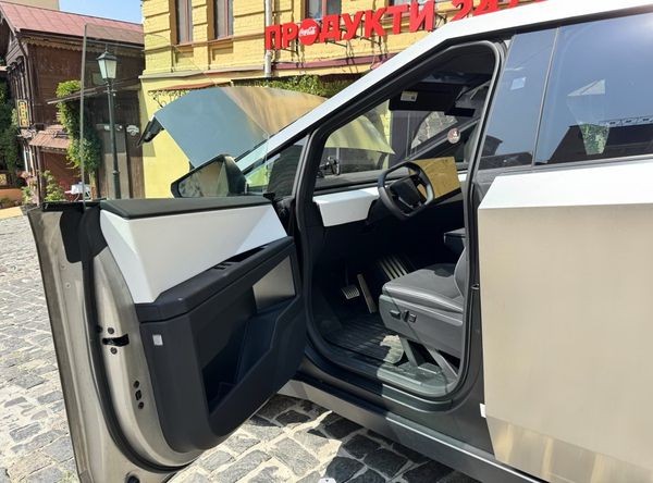 021 Tesla Cybertruck на фотосессию съемки свадьбу 1NBq