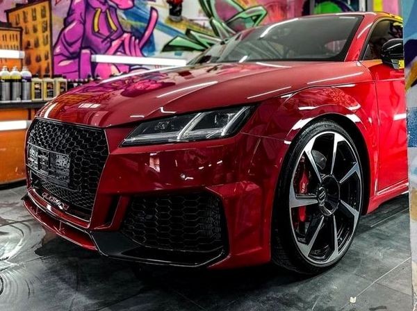 419 Audi TT RS красная для фотосессии съемки nmX5