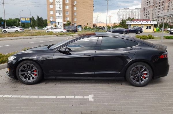 420 Авто на свадьбу Tesla Model S черный с водителем 5Mwy