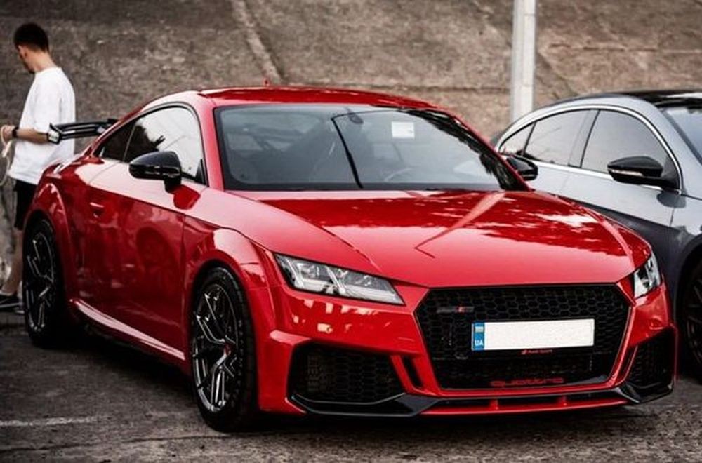 419 Audi TT RS красная для фотосессии съемки nmX5