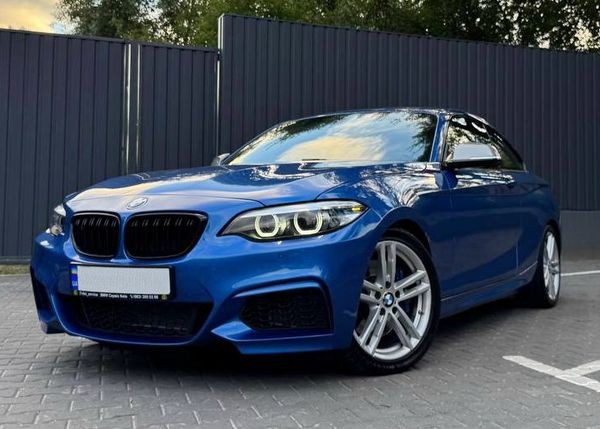 426 BMW 240i синяя для фотосессии съемки xKr7