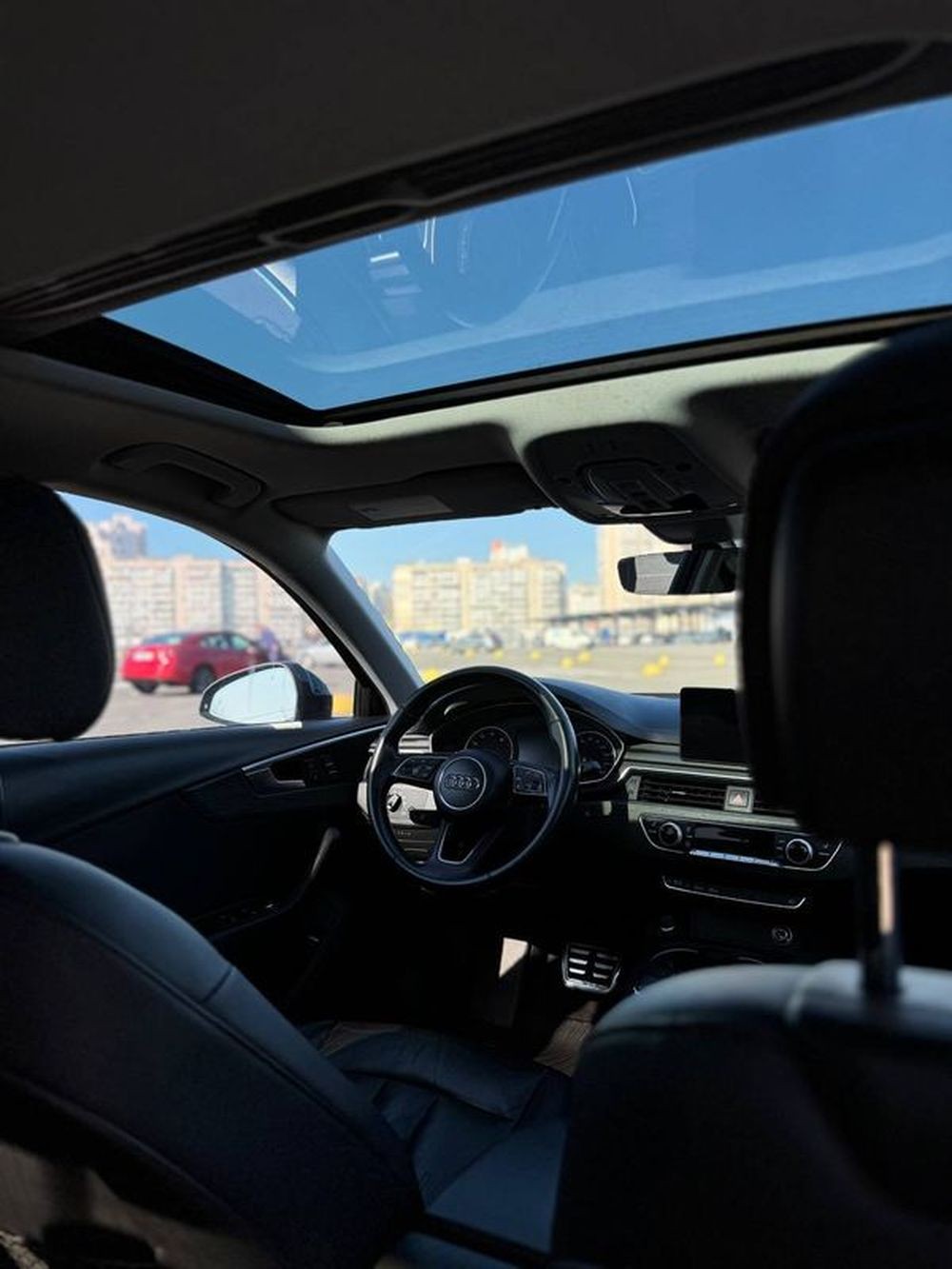 139 Авто Audi A4 без водителя JRA4