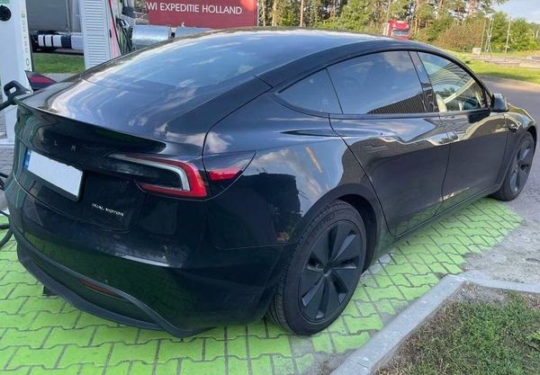 242 Авто на свадьбу Tesla Model 3 черная с водителем K41r