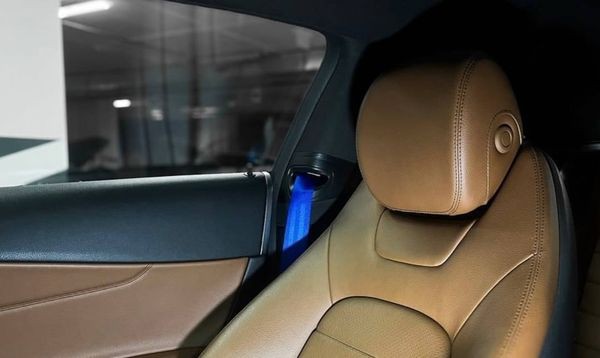 433 Авто с водителем Mercedes-Benz С300 синий 5MXe