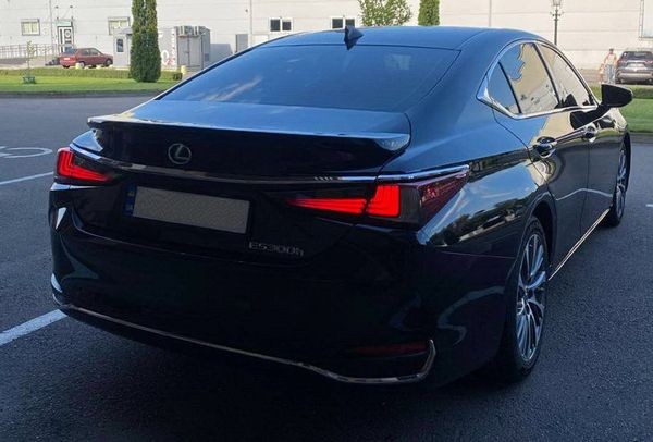 429 Авто на свадьбу Lexus ES 300h с водителем zLZd