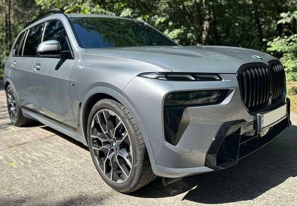 265 BMW X7 40D 2024 серый внедорожник с водителем на свадьбу MrBY