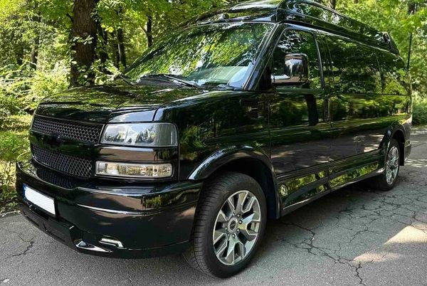 378 Микроавтобус Chevrolet Express на свадьбу 256p