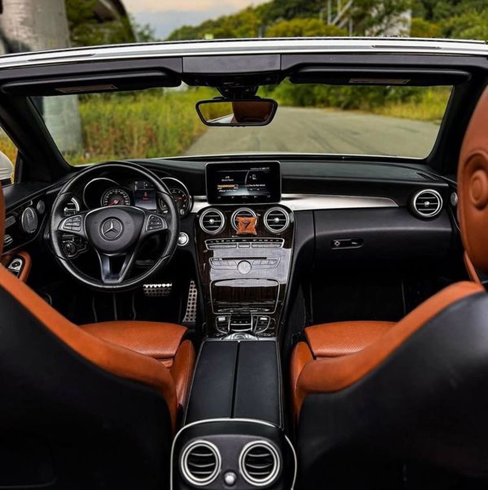 081 Mercedes-Benz C300 Cabrio белый с водителем oAXO