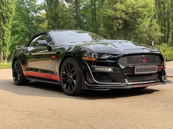 427 Кабриолет Ford Mustang GT 5.0 черный ga1M