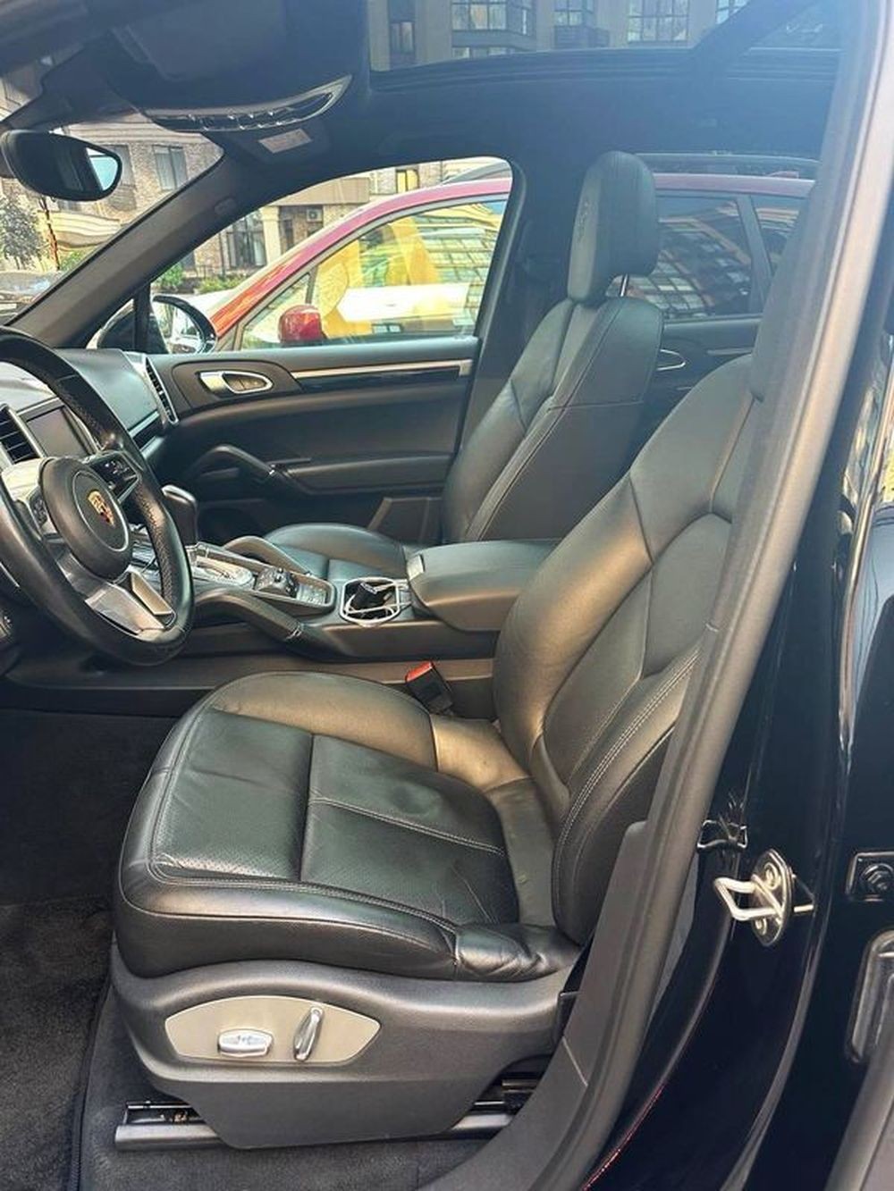 259 Porsche Cayenne черный на свадьбу с водителем xKX4