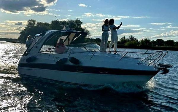 VIP яхта Bavaria 27 — яхта на день рождения, свадьбу, съемку raeD