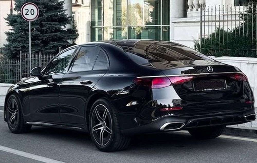 222 Mercedes-Benz E-class W214 без водителя 6LdE
