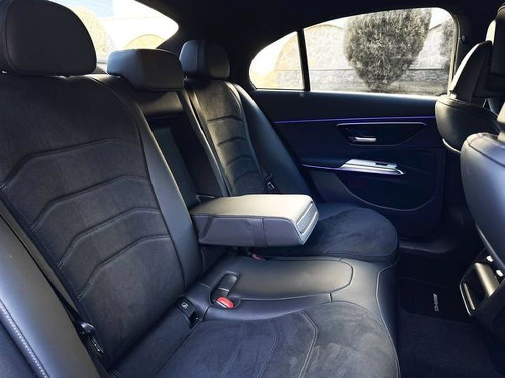 222 Mercedes-Benz E-class W214 с водителем 5MQe