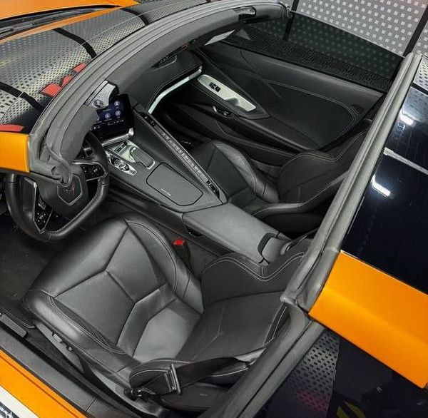125 Спорткар на фотосессию Chevrolet Corvette Chevrolet C8 оранжевый RVLb