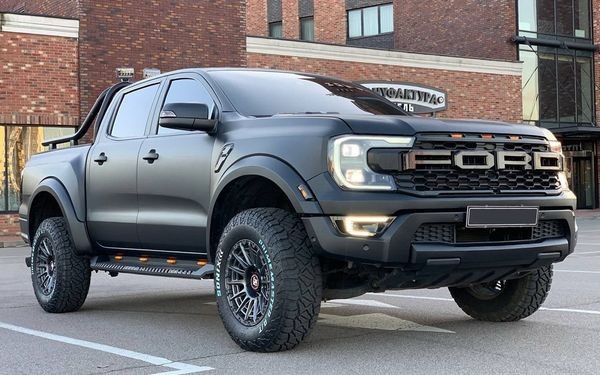 276 Пикап Ford Ranger Raptor с водителем Ly0L