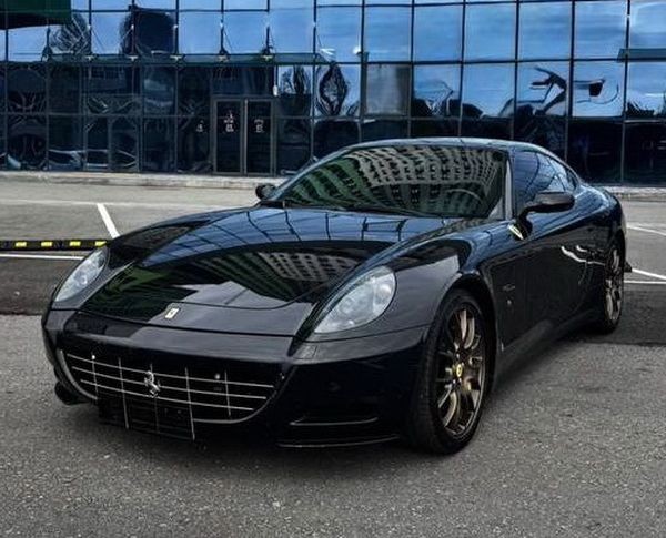 281 Ferrari 612 черная для фотосессии съемки 1NK5