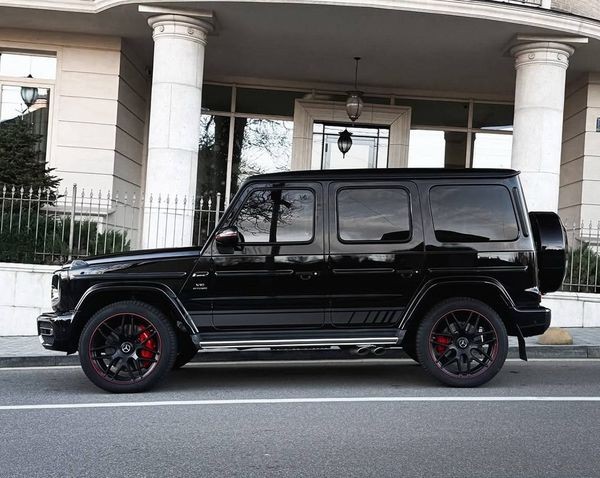295 НОВЫЙ Mercedes-Benz G63 AMG Гелик без водителя BDy4